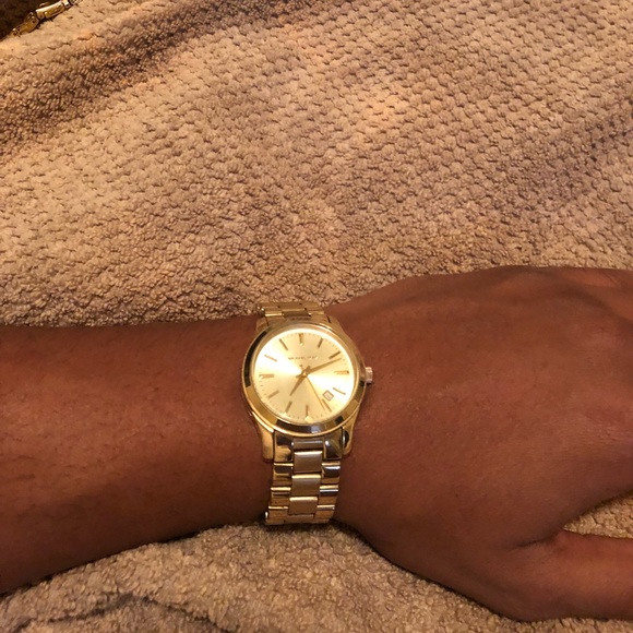 Men’s Michael Kors Gold Tone watch. - Picture 5 of 5